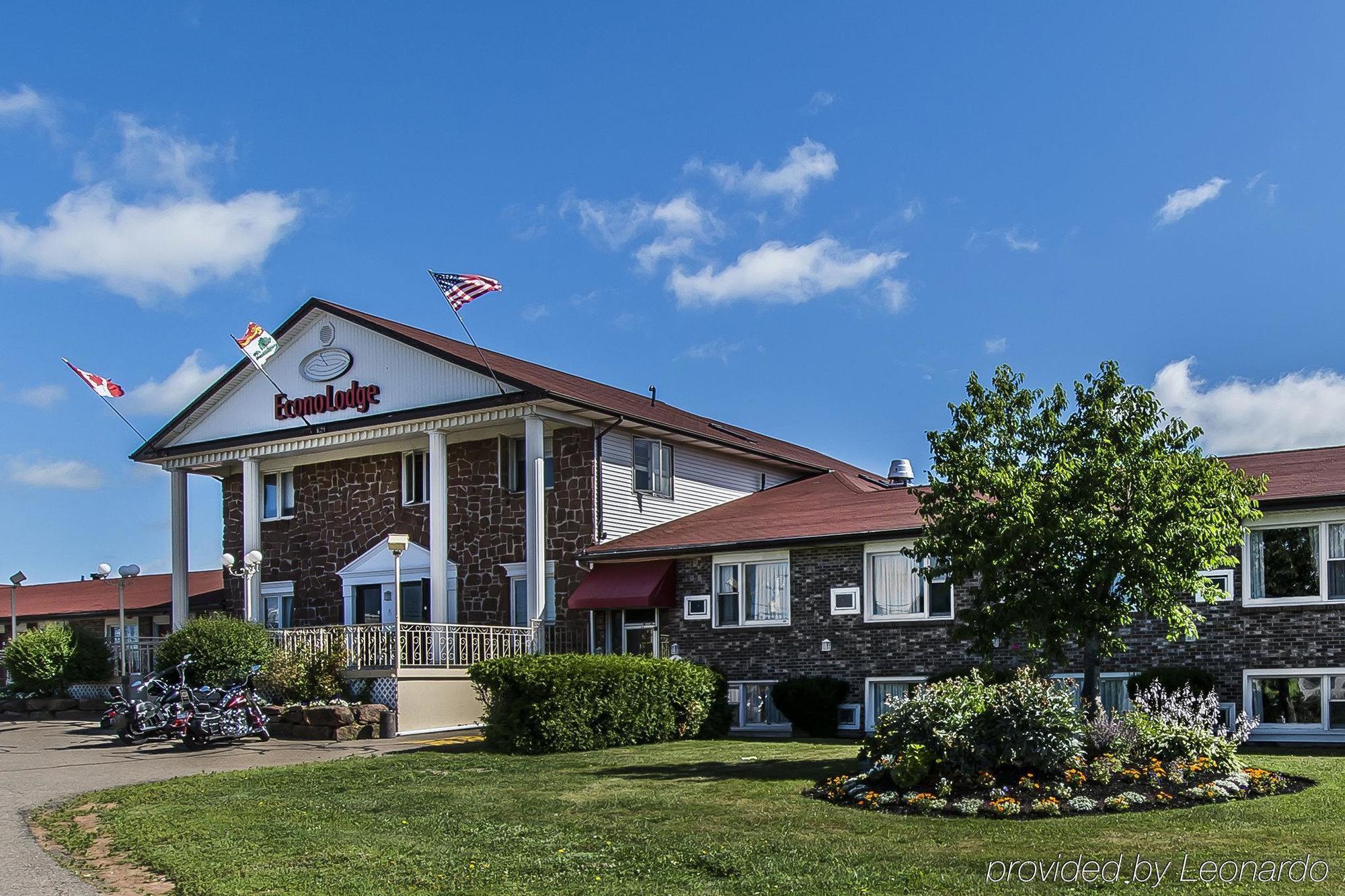 Queens Arms Inn ชาร์ลอตต์ทาวน์ ภายนอก รูปภาพ