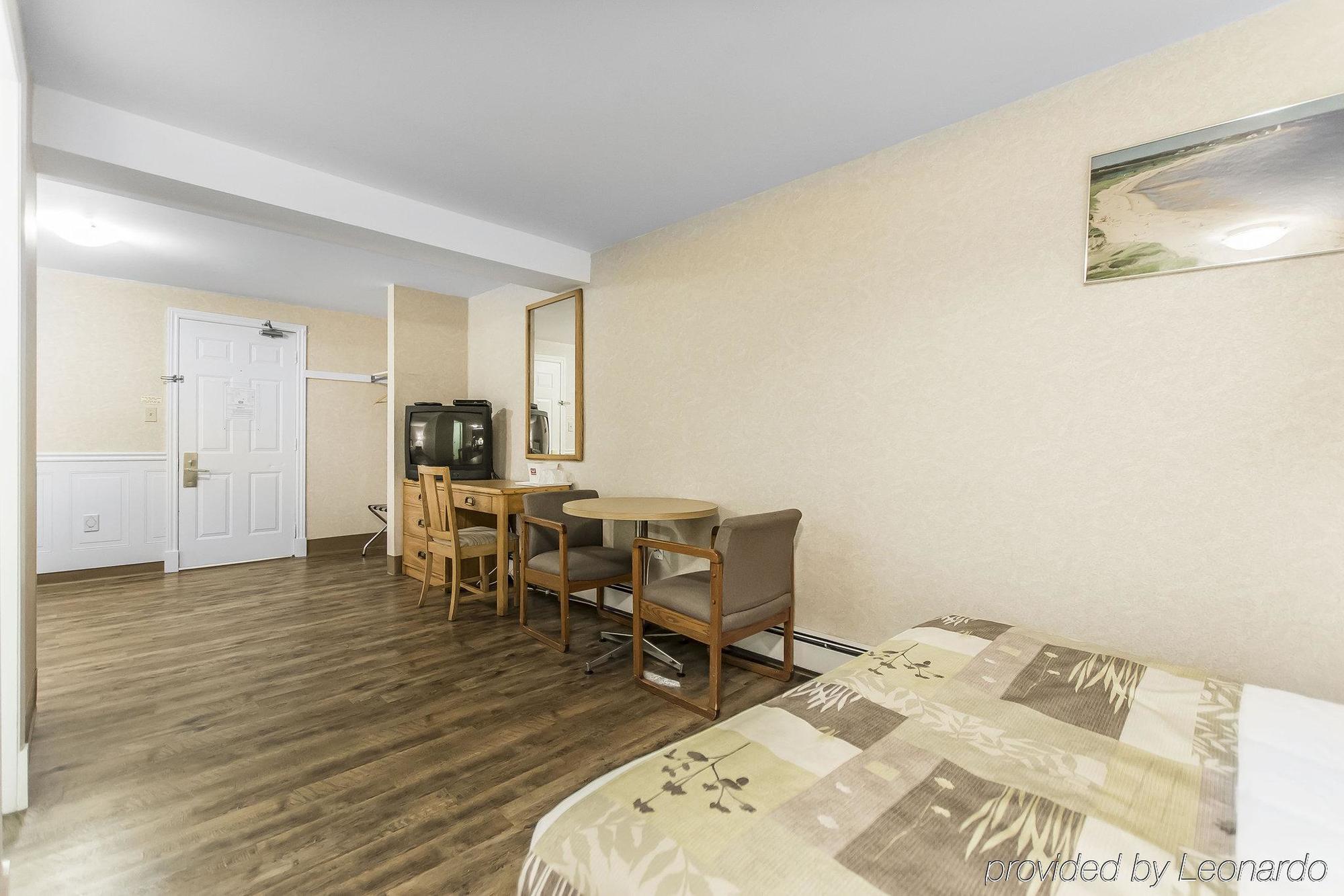 Queens Arms Inn ชาร์ลอตต์ทาวน์ ภายนอก รูปภาพ