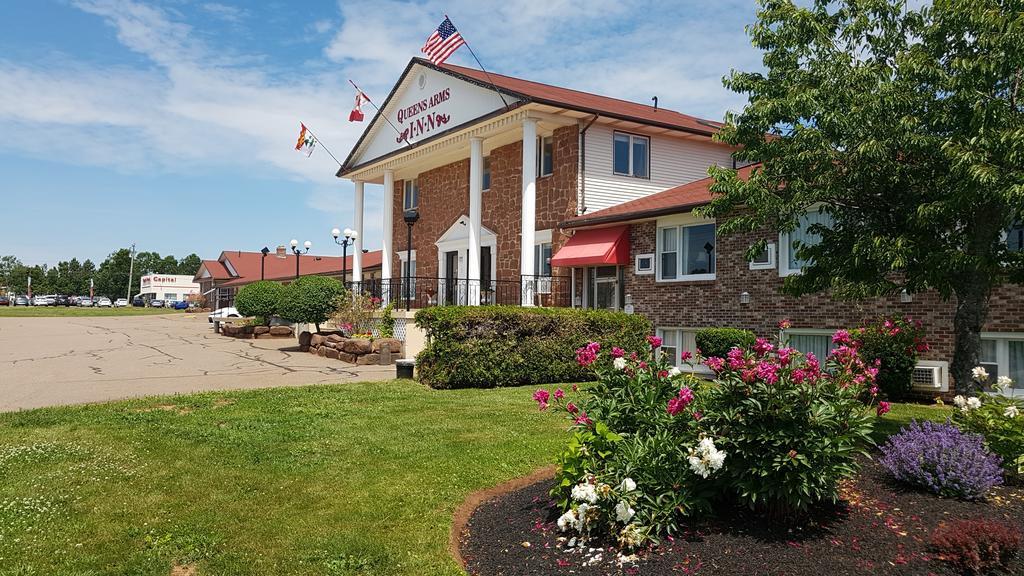 Queens Arms Inn ชาร์ลอตต์ทาวน์ ภายนอก รูปภาพ