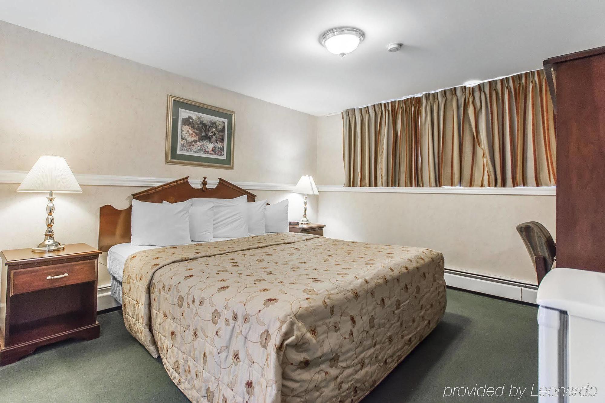 Queens Arms Inn ชาร์ลอตต์ทาวน์ ภายนอก รูปภาพ