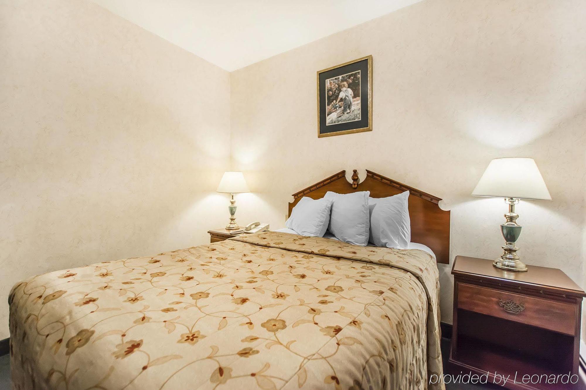 Queens Arms Inn ชาร์ลอตต์ทาวน์ ภายนอก รูปภาพ
