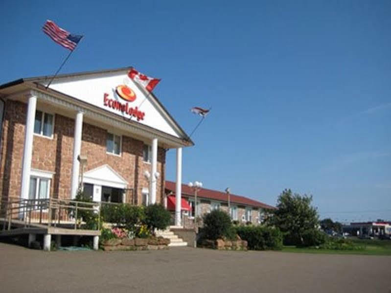 Queens Arms Inn ชาร์ลอตต์ทาวน์ ภายนอก รูปภาพ